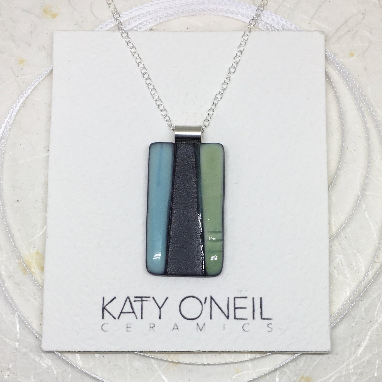 Medium Pendant 22