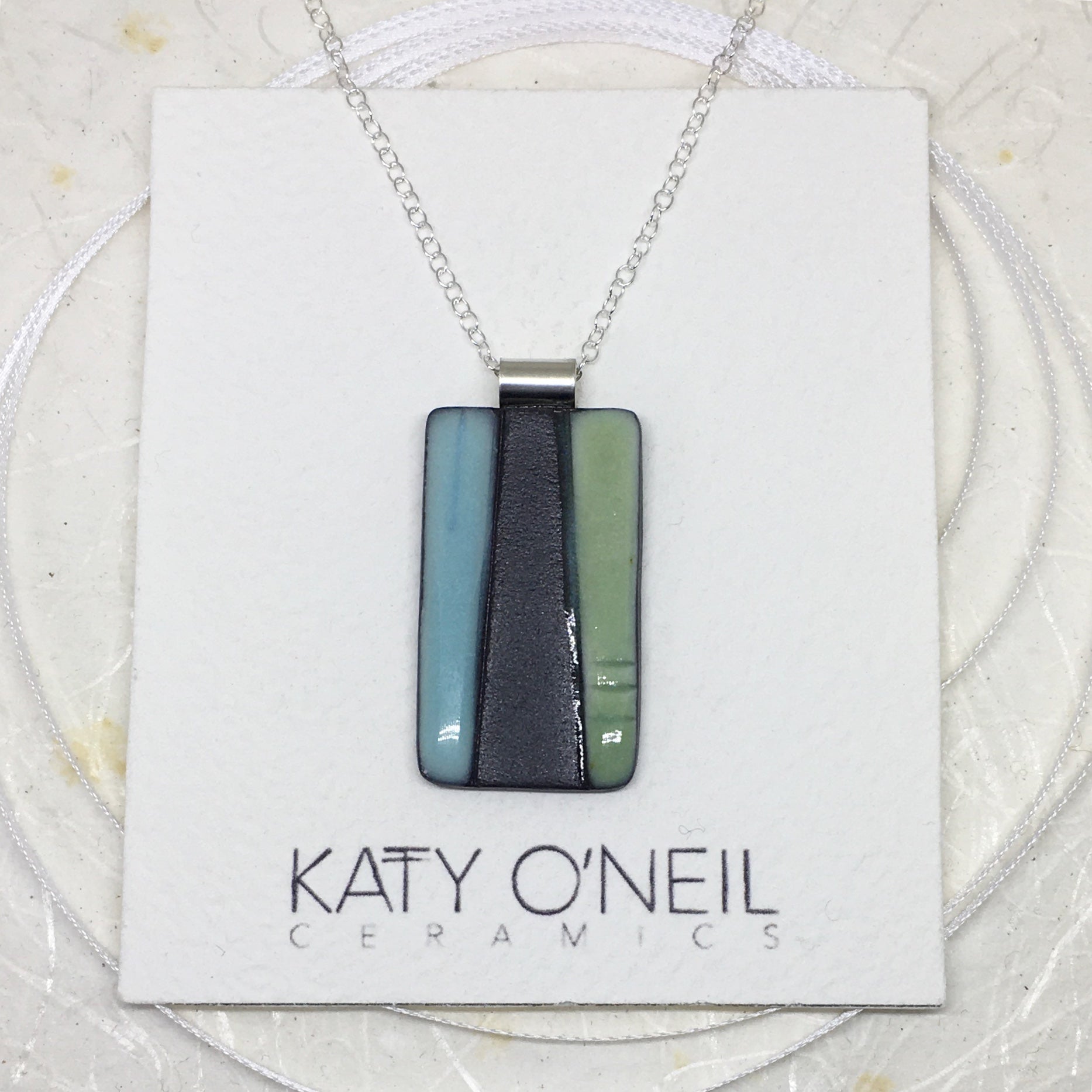 Medium Pendant 22