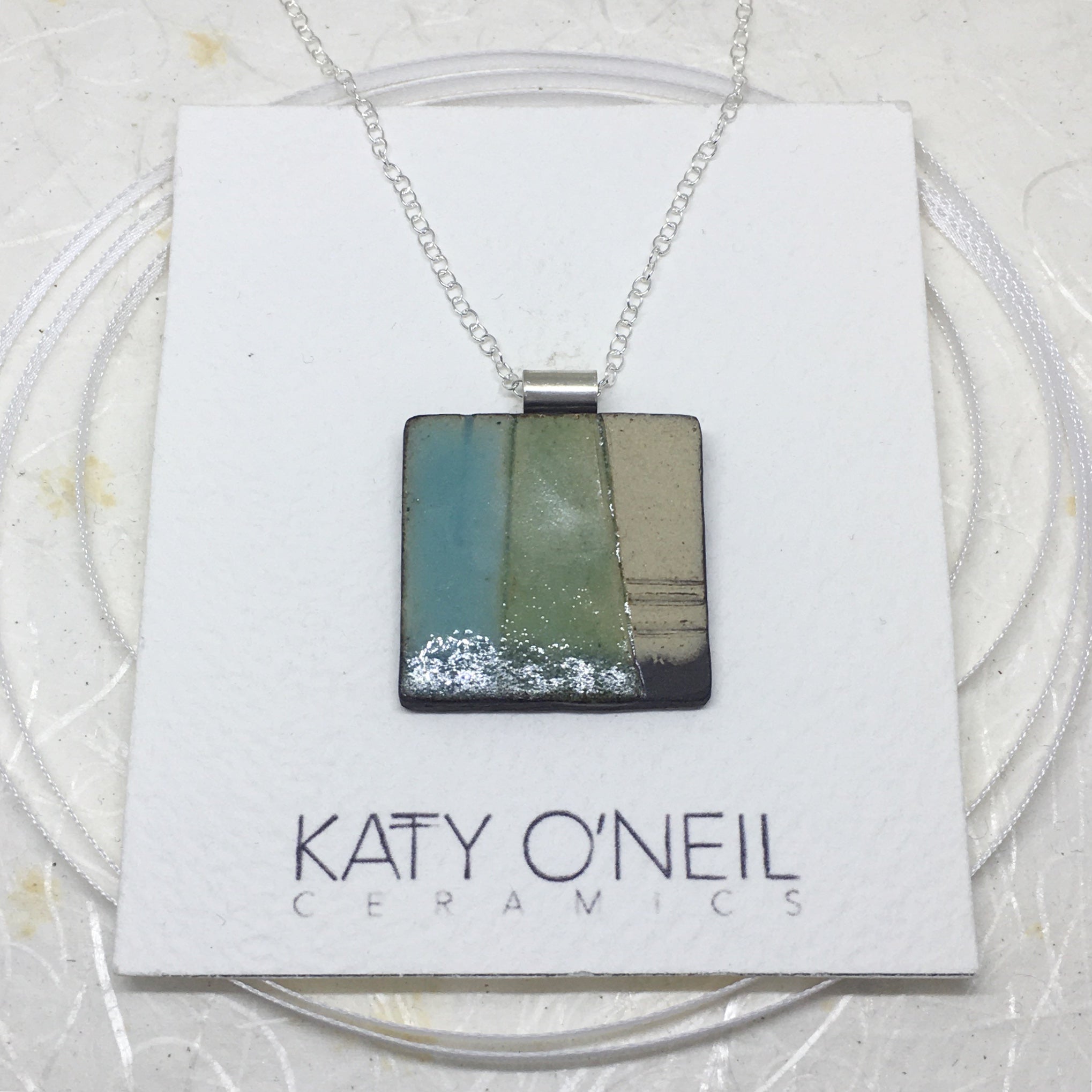 Medium Pendant 37