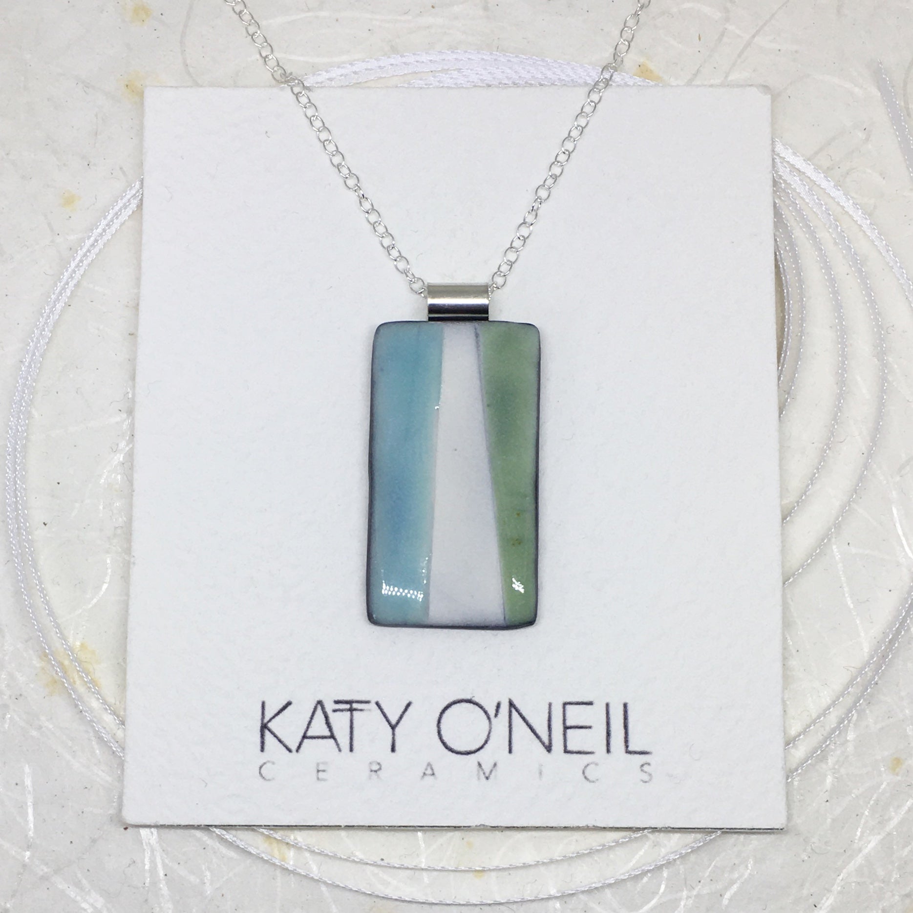 Medium Pendant 39