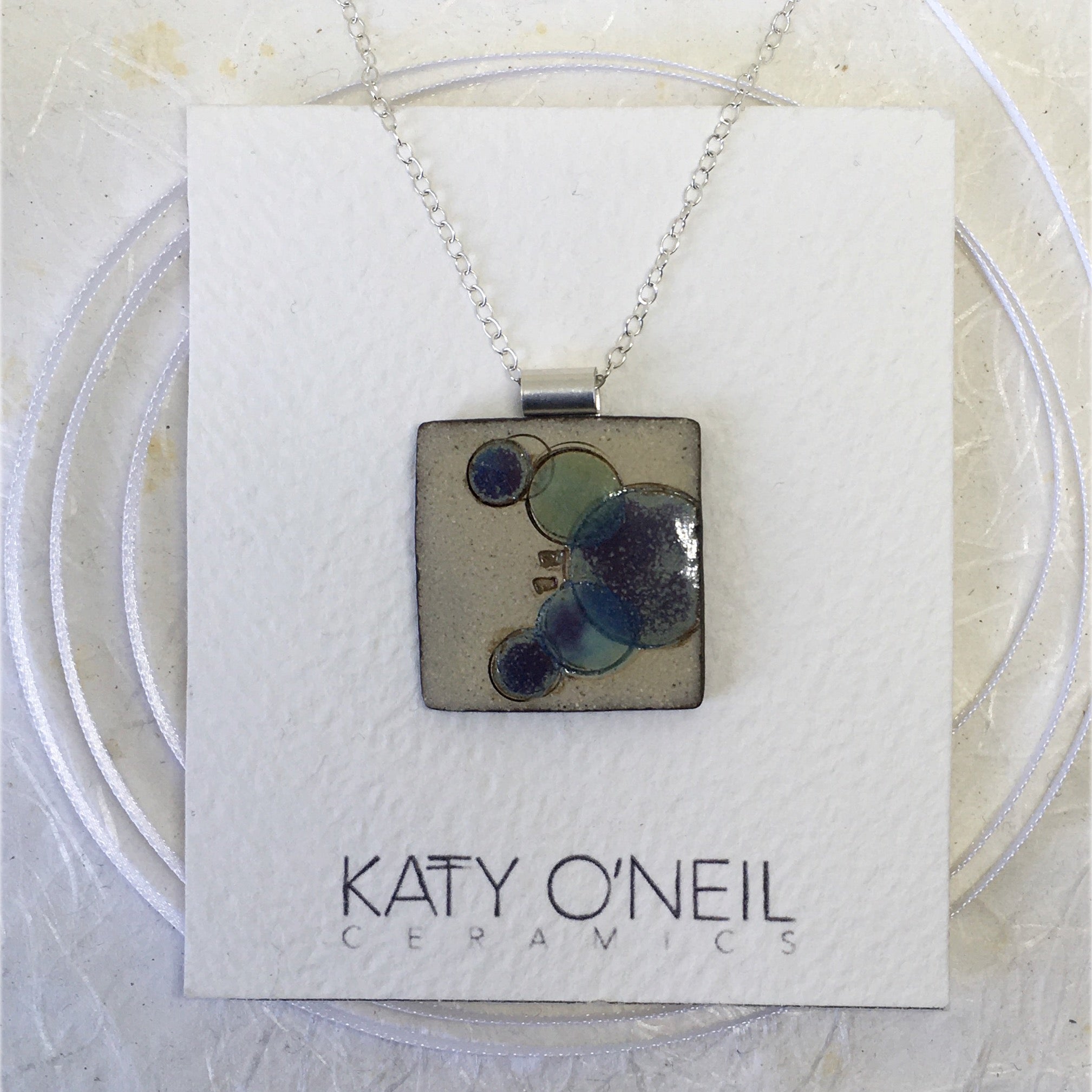 Medium Pendant 33