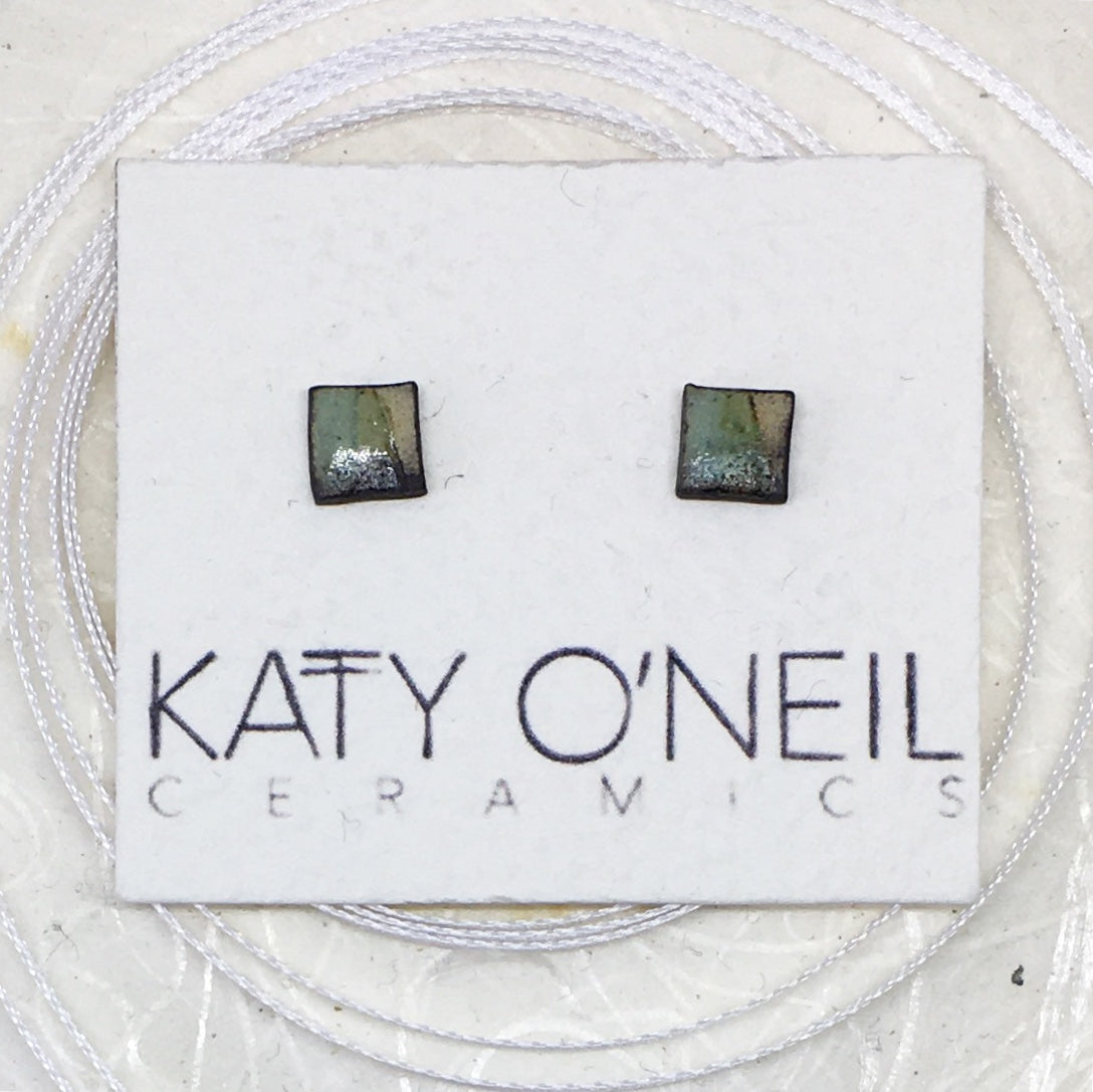Tiny Square Earrings 25