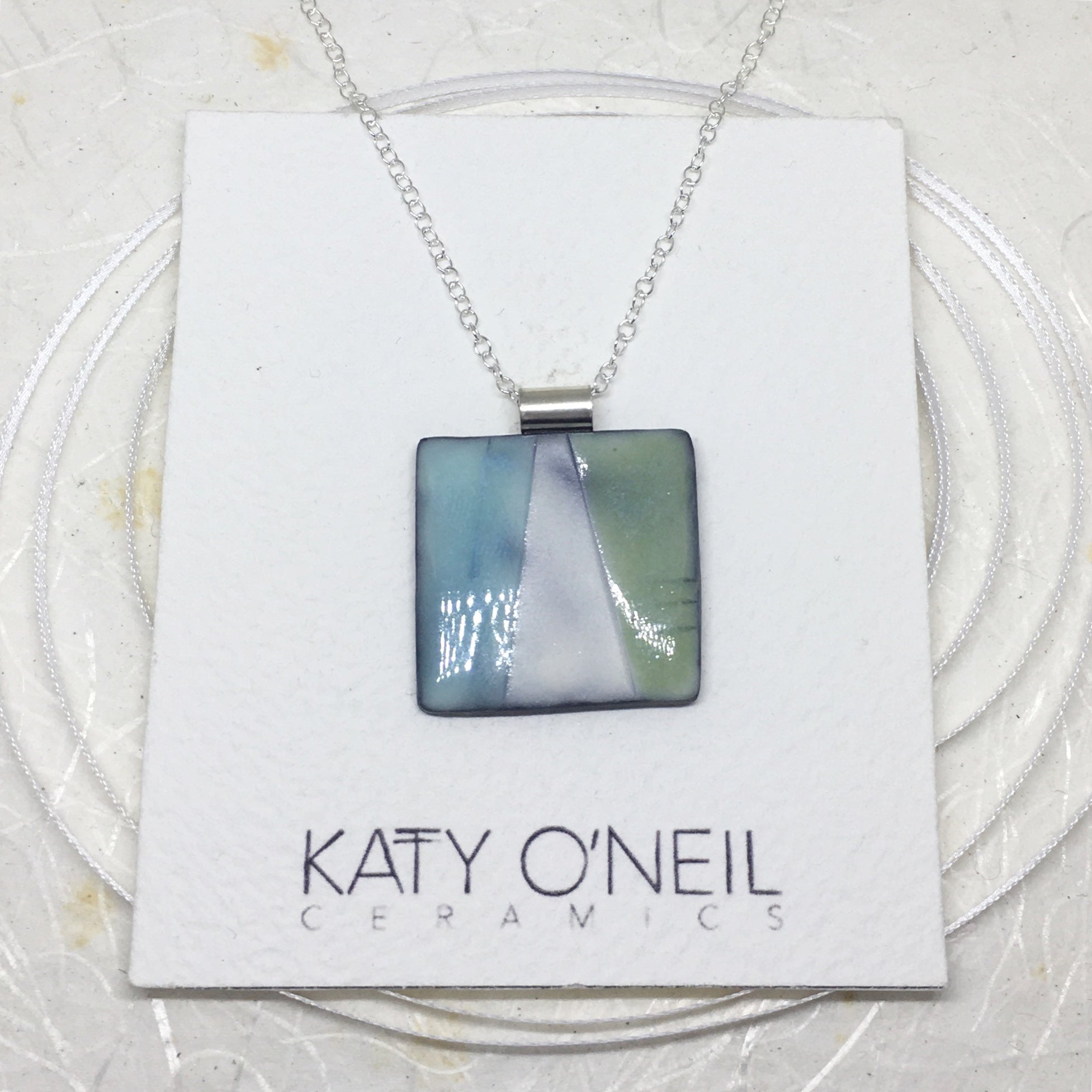 Medium Pendant 38