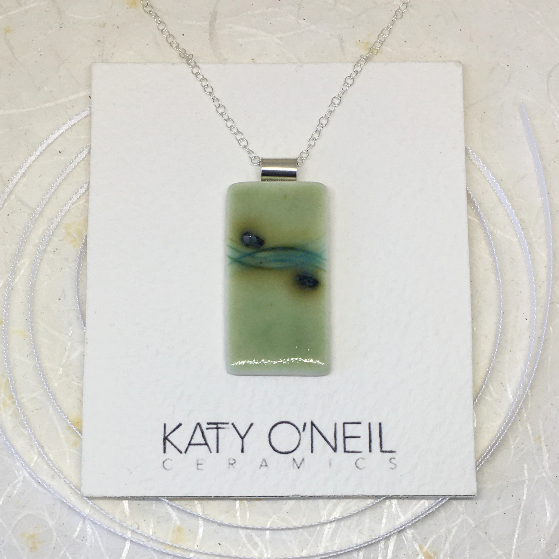 Medium Pendant 28