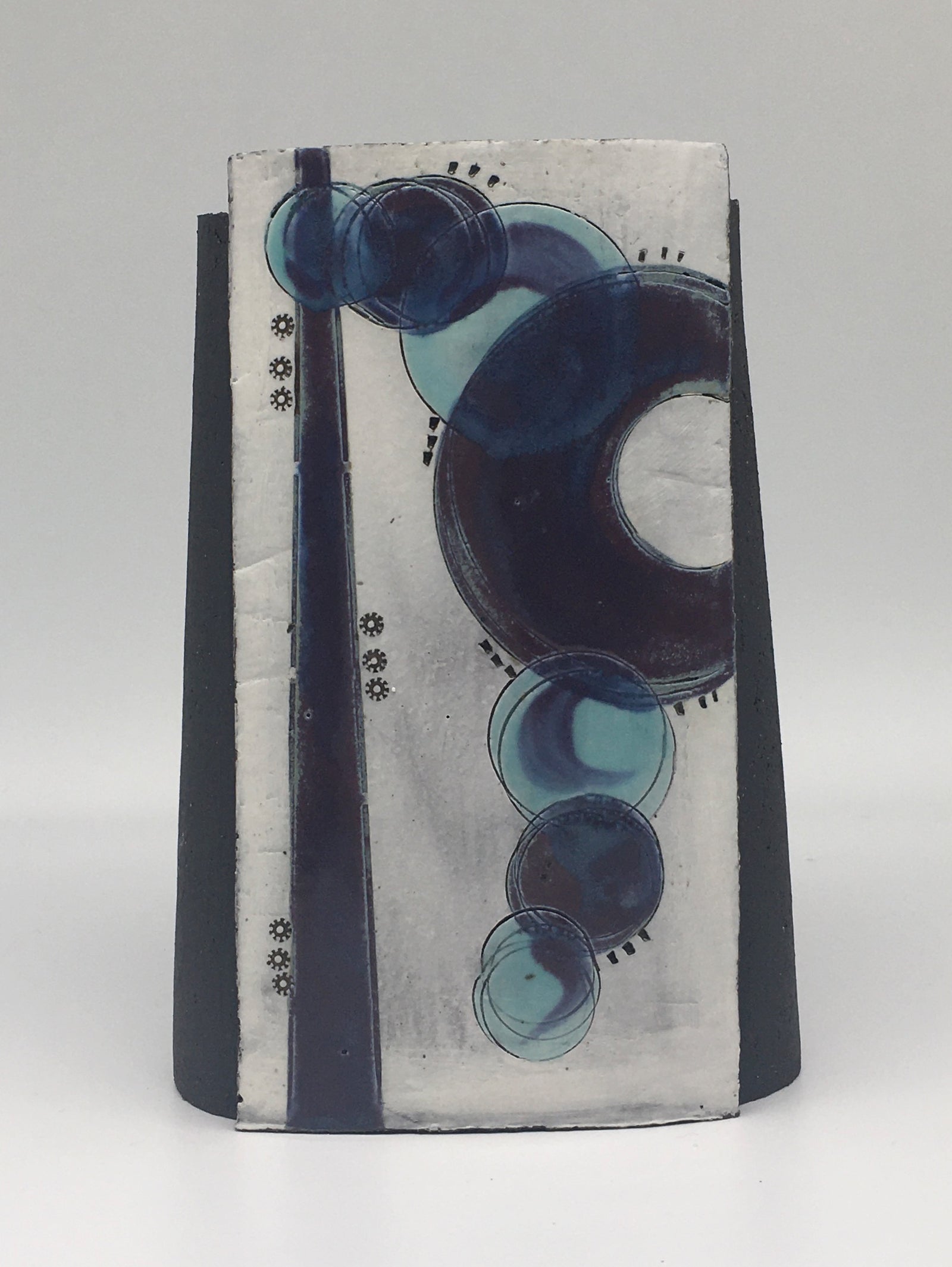 Medium Wrap Pot - Textured black with dark purple crescent and multiple circles