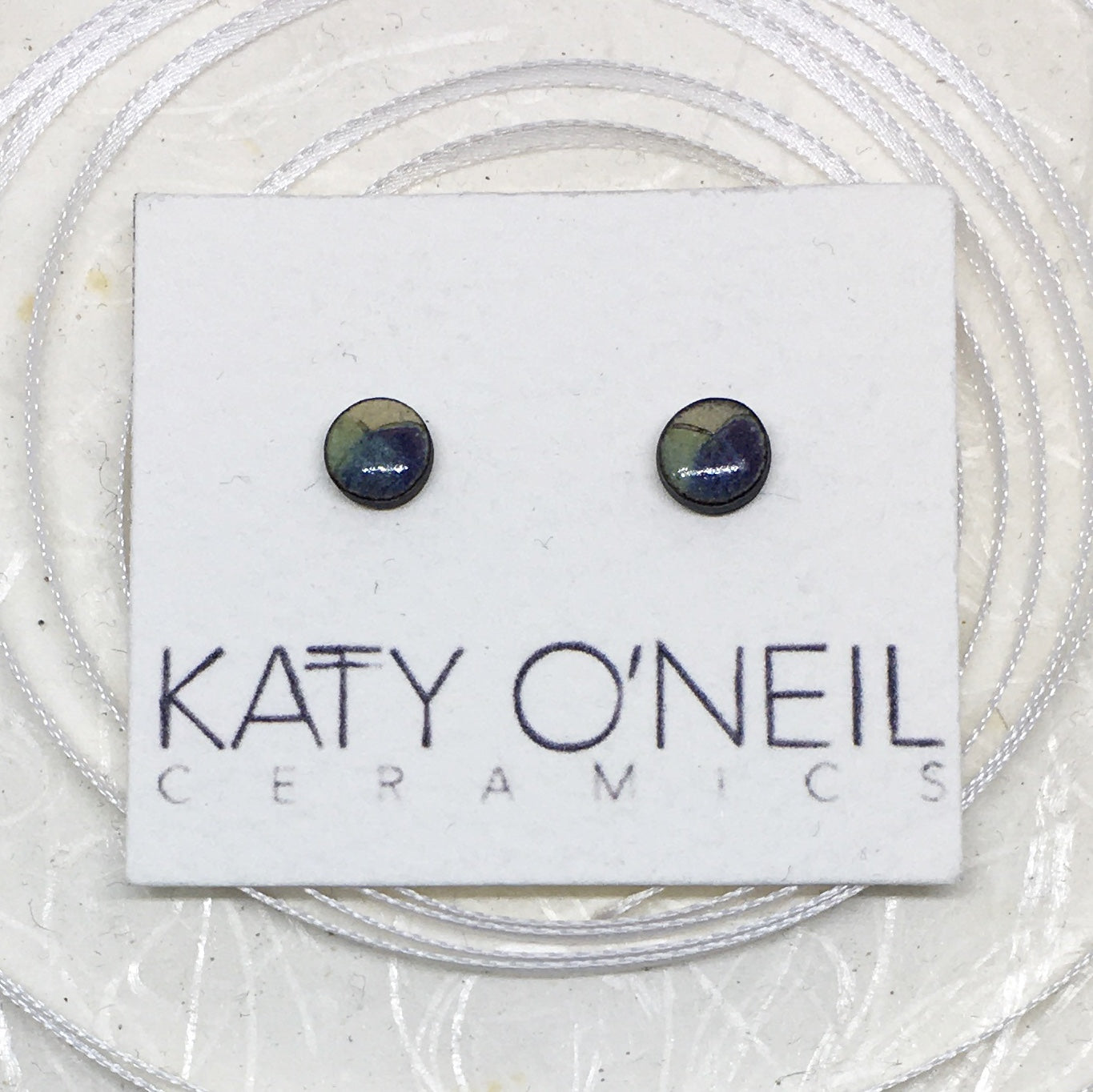 Tiny Round Earrings 39