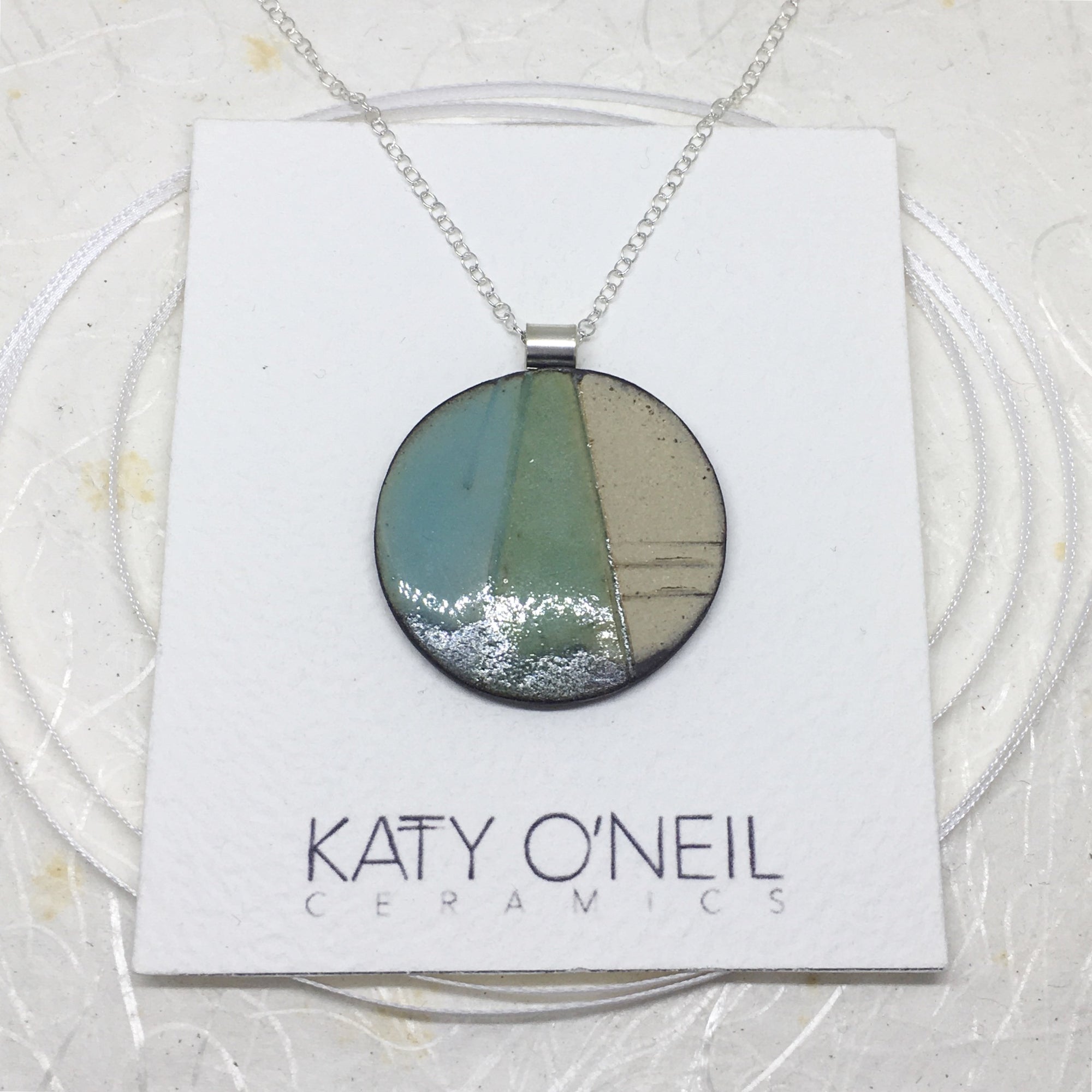 Medium Pendant 35