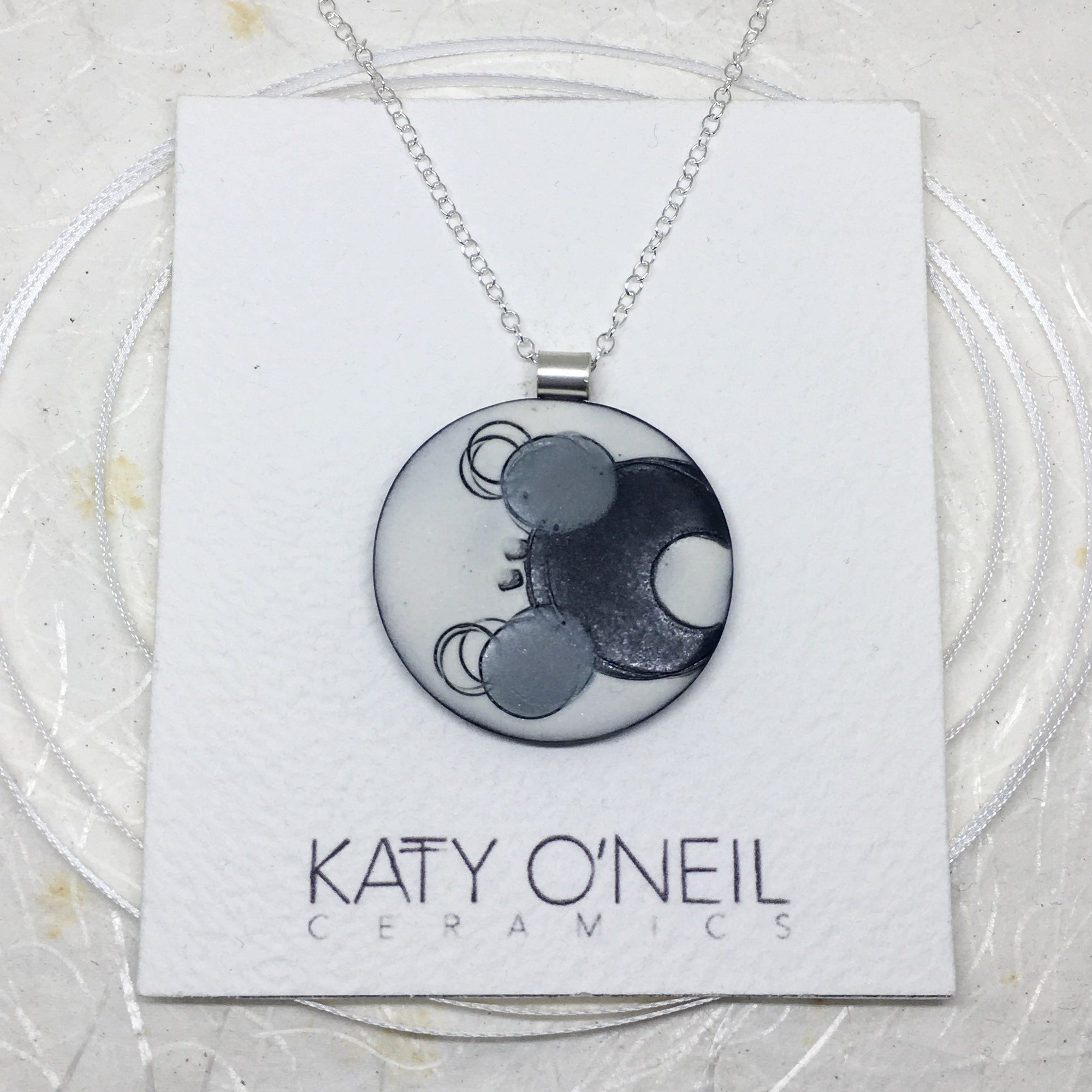 Medium Pendant 16