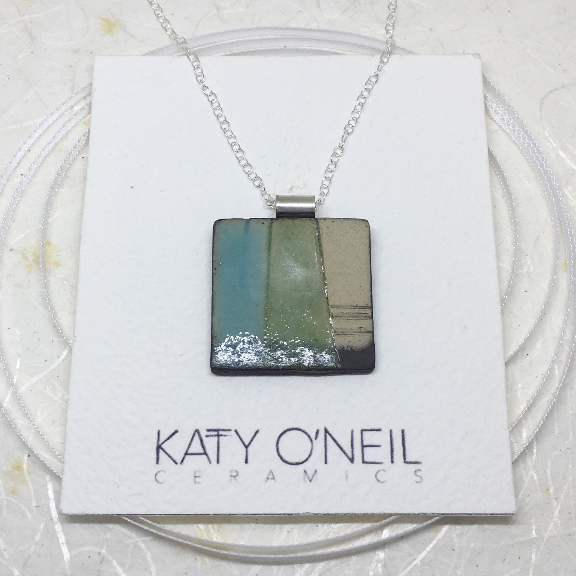 Medium Pendant 37
