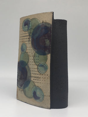 Medium Wrap Pot be- Textured black with muted purple blue circles and dots