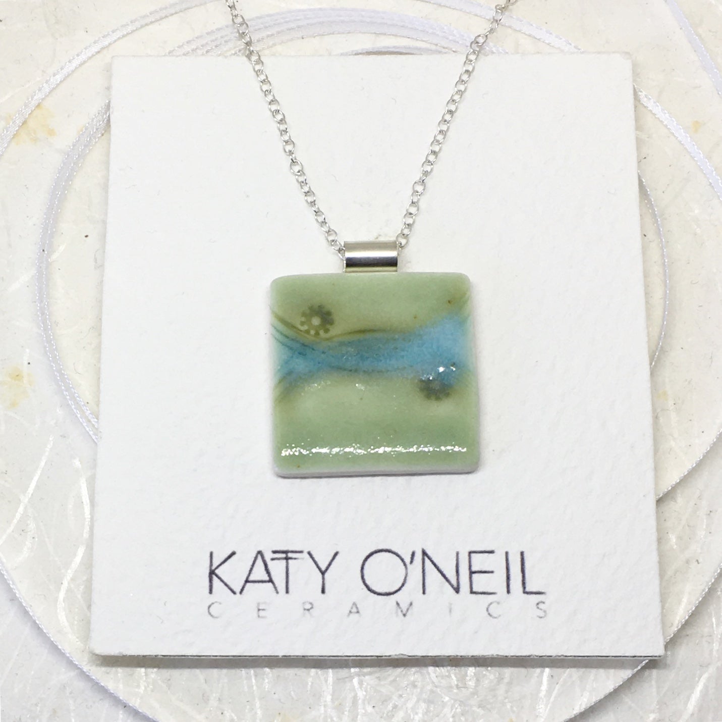 Medium Pendant 29