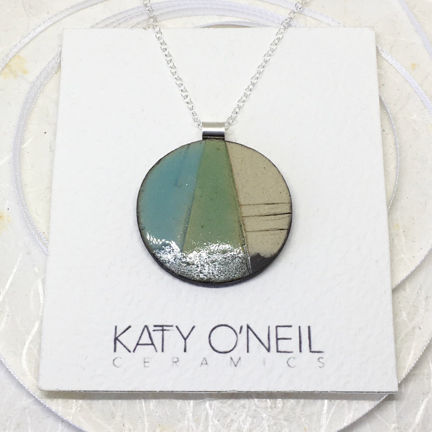 Medium Pendant 35