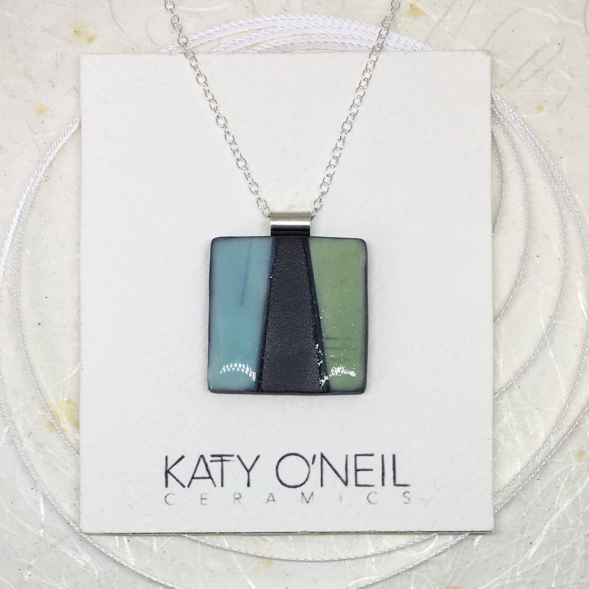 Medium Pendant 23